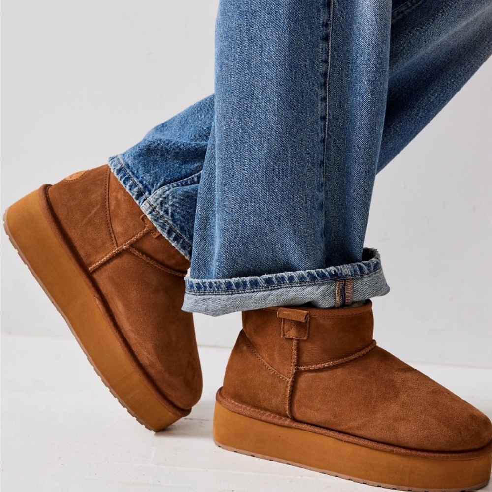 Free people EMU Foy Flatform micro boots
